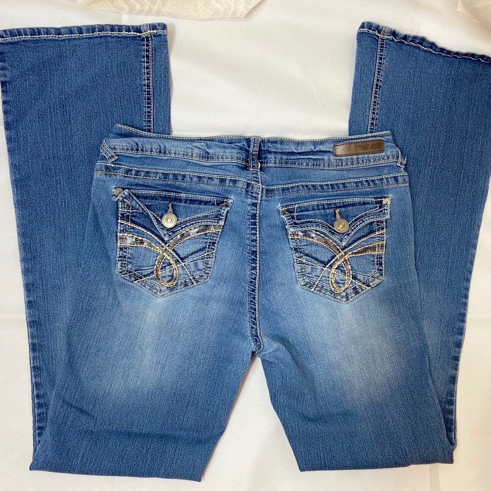 Wallflower Medium Wash Jeans Size 9 Distressed